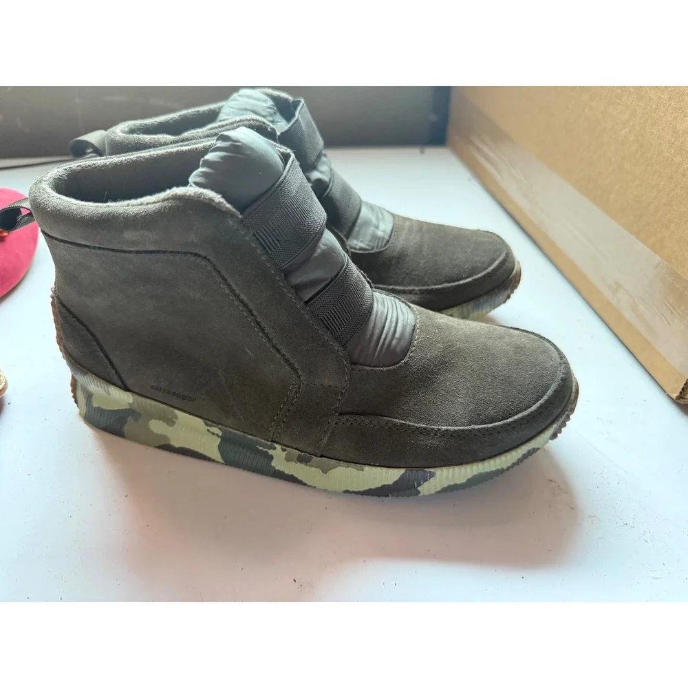SOREL Out N About Plus Mid Sage Green Camo Waterproof Suede Boot Size 9